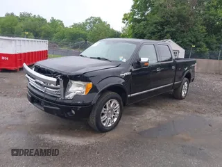 2009 Ford F-150 XL z VIN 1FTPW14V39FA99058, wystawiony jako IAAI lot #42300326 z przebiegiem 198 000 mil mil oraz . Historia ofert i sprzedaży dostępna na DreamBid. Obrazek 2.
