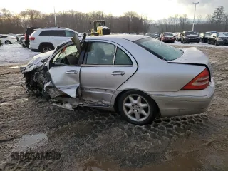 2003 Mercedes-Benz C 240 z VIN WDBRF81J43F408657, wystawiony jako Copart lot #43817805 z przebiegiem Nie podano mil oraz Szkoda całkowita • Salvage title. Historia ofert i sprzedaży dostępna na DreamBid. Obrazek 2.