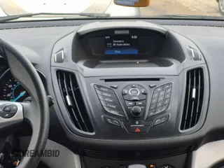 2016 Ford Escape SE z VIN 1FMCU9GX9GUC01824, wystawiony jako IAAI lot #42396853 z przebiegiem 57 608 mil mil oraz . Historia ofert i sprzedaży dostępna na DreamBid. Obrazek 5.