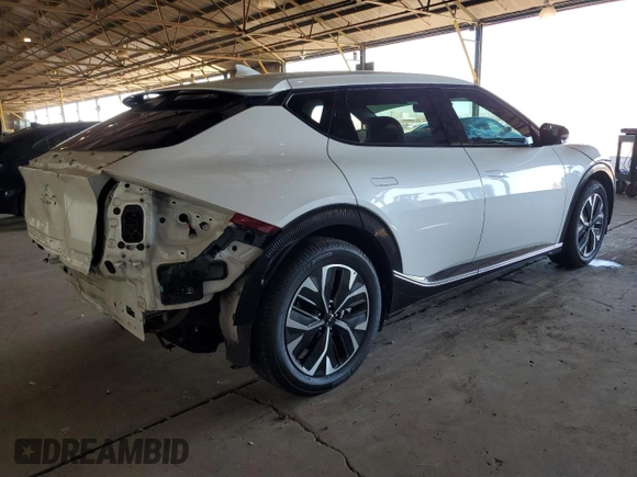 2022 Kia EV6 Wind z VIN KNDC34LA2N5059822, wystawiony jako Copart lot #54371445 z przebiegiem 78 895 mil mil oraz Szkoda całkowita • Salvage title. Historia ofert i sprzedaży dostępna na DreamBid. Obrazek 3.
