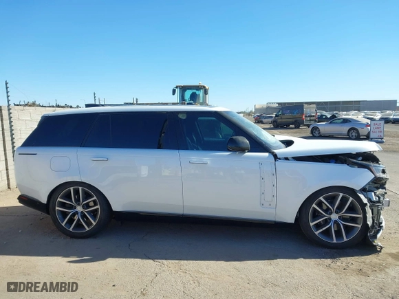 2024 Land Rover Range Rover SE with VIN SALKPBFU8RA231559, listed as a IAAI auction lot 41279570 with 4,911 mi miles. Bid and sale history available at carsss.com. Image 13.