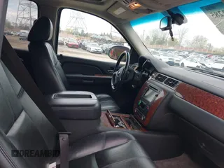 2008 Chevrolet Tahoe LTZ with VIN 1GNFK13088J203852, listed as a IAAI auction lot 41912285 with 205,290 mi miles and . Bid and sale history available at DreamBid. Image 5.