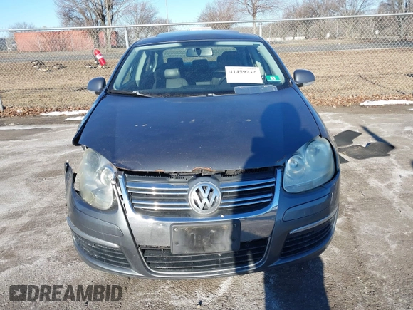 2008 Volkswagen Jetta SE z VIN 3VWRZ71K98M081253, wystawiony jako IAAI lot #41459732 z przebiegiem 174 887 mil mil oraz . Historia ofert i sprzedaży dostępna na DreamBid. Obrazek 12.