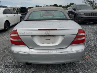 2005 Mercedes-Benz CLK 320 z VIN WDBTK65G85T035650, wystawiony jako Copart lot #55612865 z przebiegiem 93 588 mil mil oraz Szkoda całkowita • Salvage title. Historia ofert i sprzedaży dostępna na DreamBid. Obrazek 6.