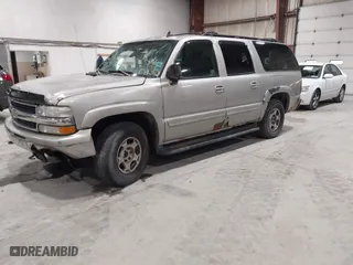 2006 Chevrolet Suburban LT with VIN 1GNFK16Z86J176787, listed as a IAAI auction lot 41983946 with 232,131 mi miles. Bid and sale history available at carsss.com. Image 2.