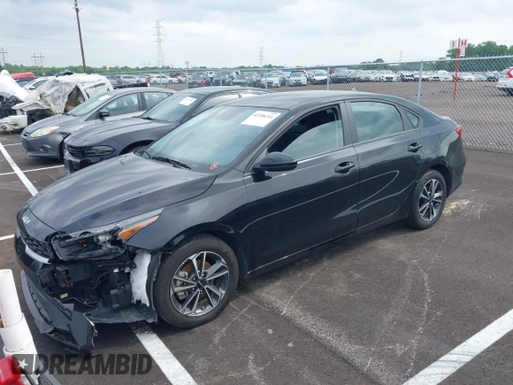2024 Kia Forte LXS z VIN 3KPF24AD5RE704650, wystawiony jako IAAI lot #42288244 z przebiegiem 26 077 mil mil oraz . Historia ofert i sprzedaży dostępna na DreamBid. Obrazek 17.