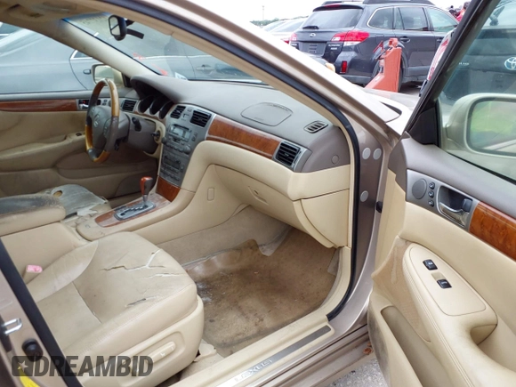 2005 Lexus ES 330 with VIN JTHBA30G855068642, listed as a IAAI auction lot 42137745 with 145,471 mi miles. Bid and sale history available at carsss.com. Image 5.