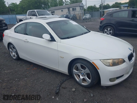 2007 BMW 3 Series 328xi z VIN WBAWC33597PD07016, wystawiony jako IAAI lot #42665037 z przebiegiem 147 900 mil mil oraz . Historia ofert i sprzedaży dostępna na DreamBid. Obrazek 1.