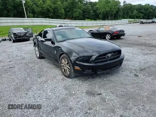 2013 Ford Mustang V6 z VIN 1ZVBP8AM1D5238157, wystawiony jako Copart lot #60427525 z przebiegiem 133 512 mil mil oraz Szkoda całkowita • Salvage title. Historia ofert i sprzedaży dostępna na DreamBid. Obrazek 13.