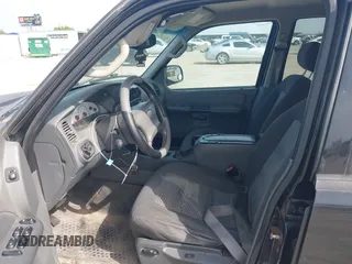 2005 Ford Explorer Sport Trac XLS z VIN 1FMZU67K25UB46224, wystawiony jako IAAI lot #42637796 z przebiegiem 164 944 mil mil oraz . Historia ofert i sprzedaży dostępna na DreamBid. Obrazek 5.