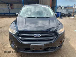 2017 Ford Escape S z VIN 1FMCU0F78HUE91357, wystawiony jako Copart lot #62545785 z przebiegiem 55 002 mil mil oraz Szkoda całkowita • Salvage title. Historia ofert i sprzedaży dostępna na DreamBid. Obrazek 5.