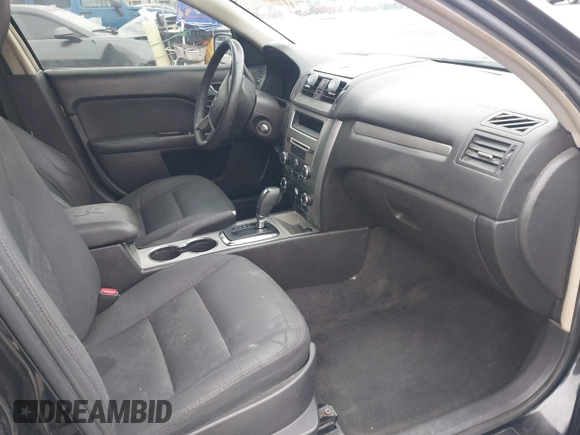 2011 Ford Fusion SE with VIN 3FAHP0HA2BR322918, listed as a IAAI auction lot 41886035 with 250,462 mi miles. Bid and sale history available at carsss.com. Image 5.