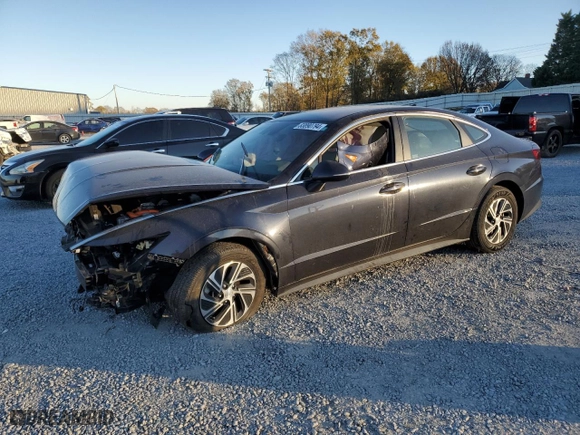 2021 Hyundai Sonata Hybrid Blue with VIN KMHL24JJ9MA029269, listed as a Copart auction lot 83890794 with 0 mi miles and Salvage Title. Bid and sale history available at carsss.com. Image 1.