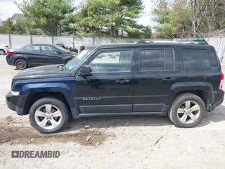 2014 Jeep Patriot Limited with VIN 1C4NJRCB2ED686692, listed as a IAAI auction lot 41922510 with 137,039 mi miles and . Bid and sale history available at DreamBid. Image 14.