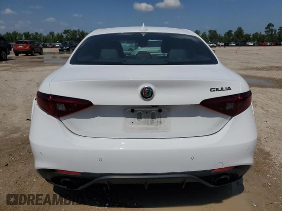 2020 Alfa Romeo Giulia Ti Sport с VIN ZARFAMBN1L7636628, выставлен на аукционе Copart как лот 56220145 с пробегом 59 768 миль миль и Списание • Salvage title. История ставок и продаж доступна на DreamBid. Изображение 6.