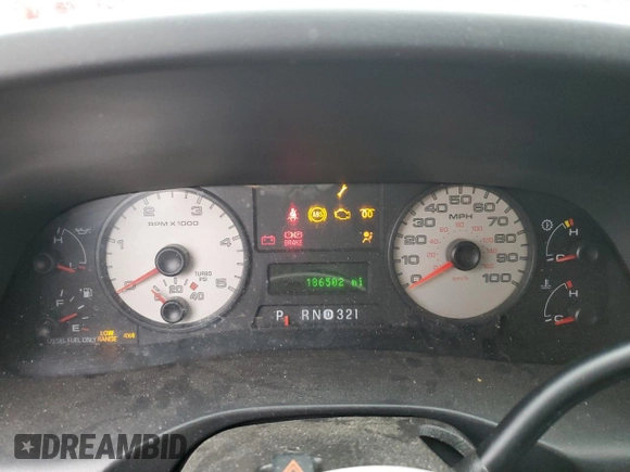 2005 Ford F-250 XL с VIN 1FTSW21P85EC27655, выставлен на аукционе Copart как лот 54161755 с пробегом 186 502 миль миль и Списание • Salvage title. История ставок и продаж доступна на DreamBid. Изображение 9.