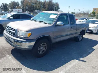 2000 Toyota Tundra SR5 with VIN 5TBRT3415YS083140, listed as a IAAI auction lot 41750409 with 273,717 mi miles. Bid and sale history available at carsss.com. Image 2.