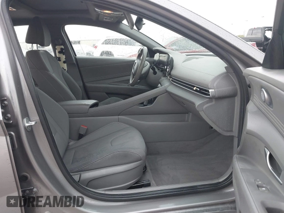 2021 Hyundai Elantra SEL z VIN KMHLN4AG7MU146908, wystawiony jako IAAI lot #41896524 z przebiegiem 37 444 mil mil oraz . Historia ofert i sprzedaży dostępna na DreamBid. Obrazek 5.