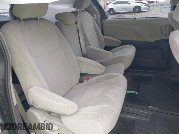 2018 Toyota Sienna LE Auto Access Seat с VIN 5TDKZ3DCXJS957822, выставлен на аукционе IAAI как лот 42367863 с пробегом 75 237 миль миль и . История ставок и продаж доступна на DreamBid. Изображение 8.
