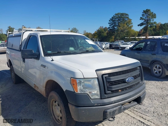 2013 Ford F-150 XL with VIN 1FTNF1EF8DKD73580, listed as a IAAI auction lot 40567650 with 224,487 mi miles. Bid and sale history available at carsss.com. Image 1.