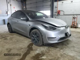 2024 Tesla Model Y Long Range with VIN 7SAYGDEE2RA299824, listed as a Copart auction lot 56040835 with 16,534 mi miles and Salvage title. Bid and sale history available at DreamBid. Image 4.