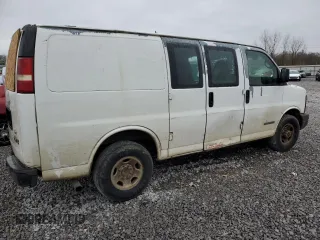 2005 GMC Savana Cargo Van with VIN 1GTGG25V851115411, listed as a Copart auction lot 86377384 with 353,059 mi miles and Salvage Title. Bid and sale history available at carsss.com. Image 3.