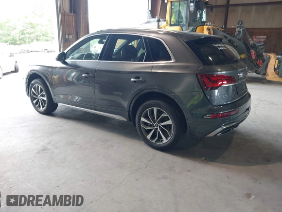 2024 Audi Q5 S line Premium Plus with VIN WA1EAAFY2R2052361, listed as a IAAI auction lot 39766650 with 2,181 mi miles and . Bid and sale history available at DreamBid. Image 3.
