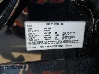 2024 Tesla Model Y z VIN 7SAYGDED7RF162680, wystawiony jako Copart lot #61991495 z przebiegiem Nie podano mil oraz Czysty tytuł • Clean title. Historia ofert i sprzedaży dostępna na DreamBid. Obrazek 12.