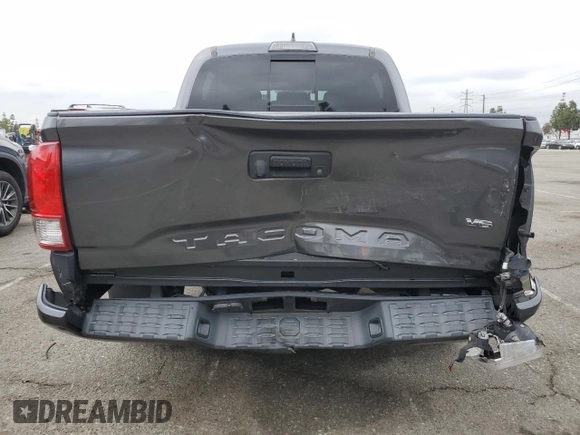2017 Toyota Tacoma SR5 z VIN 3TMAZ5CNXHM048452, wystawiony jako Copart lot #52996785 z przebiegiem 71 588 mil mil oraz Szkoda całkowita • Salvage title. Historia ofert i sprzedaży dostępna na DreamBid. Obrazek 6.