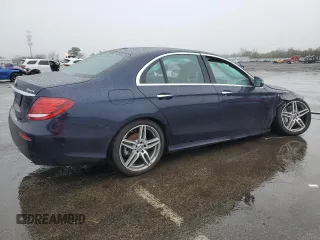 2019 Mercedes-Benz E-Class E 300 with VIN WDDZF4KB9KA582176, listed as a Copart auction lot 48872375 with 0 mi miles and Salvage Title. Bid and sale history available at carsss.com. Image 3.