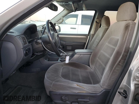 2004 Ford Explorer XLT with VIN 1FMZU73W44ZB06663, listed as a Copart auction lot 85488004 with 172,217 mi miles and Salvage title. Bid and sale history available at DreamBid. Image 7.
