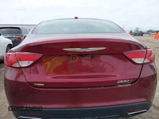 2015 Chrysler 200 S z VIN 1C3CCCBB0FN712030, wystawiony jako IAAI lot #42155658 z przebiegiem 231 536 mil mil oraz . Historia ofert i sprzedaży dostępna na DreamBid. Obrazek 16.