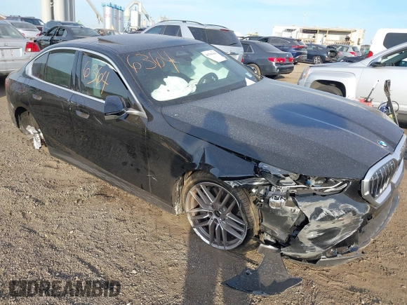 2024 BMW 5 Series 540i xDrive with VIN WBA63FJ08RCS79869, listed as a IAAI auction lot 40786364 with 4,900 mi miles. Bid and sale history available at carsss.com. Image 17.
