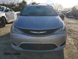 2018 Chrysler Pacifica Limited z VIN 2C4RC1GG8JR226303, wystawiony jako Copart lot #42782995 z przebiegiem 139 837 mil mil oraz Szkoda całkowita • Salvage title. Historia ofert i sprzedaży dostępna na DreamBid. Obrazek 5.