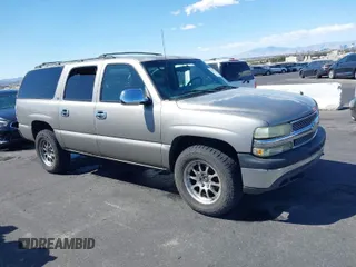 2001 Chevrolet Suburban LT with VIN 1GNFK16T31J228816, listed as a IAAI auction lot 41973529 with 200,755 mi miles. Bid and sale history available at carsss.com. Image 1.