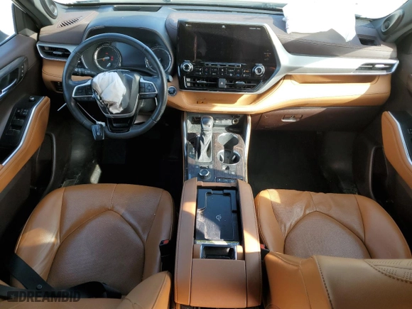 2022 Toyota Highlander Platinum with VIN 5TDFZRBH0NS207760, listed as a Copart auction lot 51809085 with 45,878 mi miles and Salvage Title. Bid and sale history available at carsss.com. Image 8.