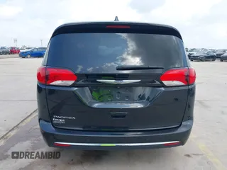 2018 Chrysler Pacifica Touring Plus z VIN 2C4RC1FG2JR129163, wystawiony jako IAAI lot #42105964 z przebiegiem 72 627 mil mil oraz . Historia ofert i sprzedaży dostępna na DreamBid. Obrazek 17.