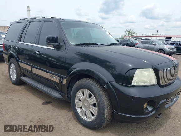 2003 Lincoln Navigator Luxury z VIN 5LMFU28R13LJ43211, wystawiony jako IAAI lot #42331844 z przebiegiem 166 139 mil mil oraz . Historia ofert i sprzedaży dostępna na DreamBid. Obrazek 1.