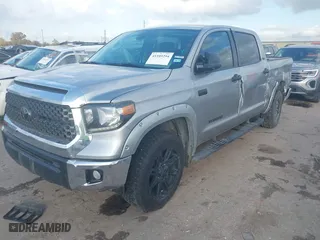2020 Toyota Tundra 4WD SR5 with VIN 5TFDY5F10LX871189, listed as a IAAI auction lot 41109294 with 124,484 mi miles. Bid and sale history available at carsss.com. Image 17.