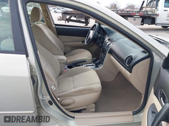 2006 Mazda 6 i with VIN 1YVFP80C665M21354, listed as a IAAI auction lot 41698565 with 155,313 mi miles. Bid and sale history available at carsss.com. Image 5.