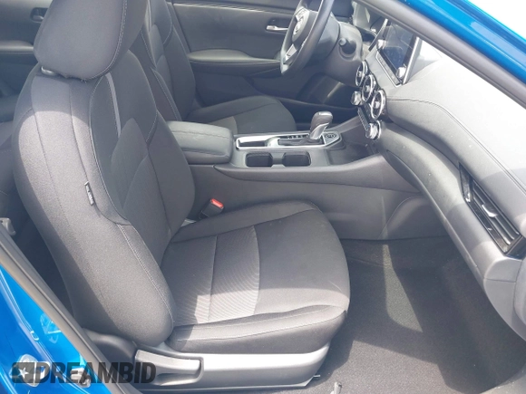 2024 Nissan Sentra SV with VIN 3N1AB8CV2RY387421, listed as a IAAI auction lot 42362993 with 9,068 mi miles and . Bid and sale history available at DreamBid. Image 5.