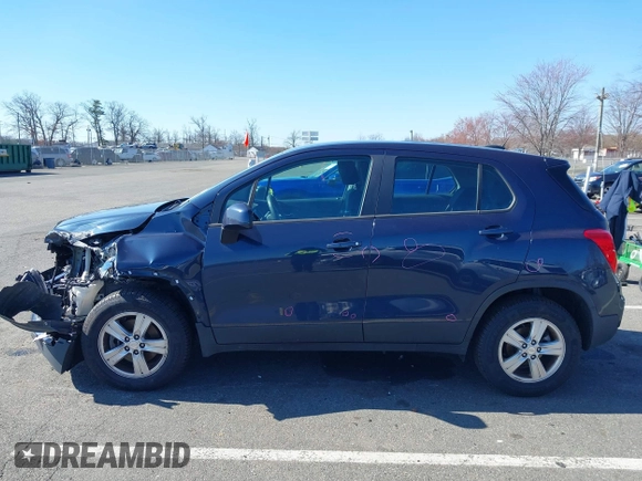 2018 Chevrolet Trax LS with VIN 3GNCJNSB6JL322725, listed as a IAAI auction lot 41890983 with 80,358 mi miles and . Bid and sale history available at carsss.com. Image 14.
