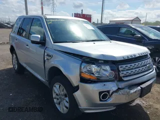 2013 Land Rover LR2 HSE Lux z VIN SALFT2BG6DH364284, wystawiony jako IAAI lot #42162205 z przebiegiem 75 983 mil mil oraz . Historia ofert i sprzedaży dostępna na DreamBid. Obrazek 6.