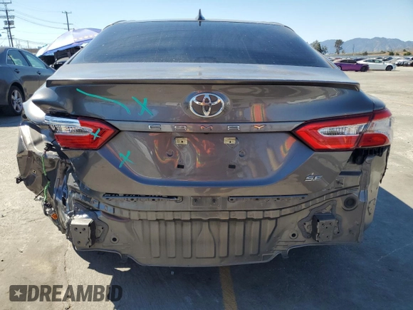 2020 Toyota Camry SE z VIN 4T1G11AK3LU887927, wystawiony jako Copart lot #56430665 z przebiegiem 60 927 mil mil oraz Szkoda całkowita • Salvage title. Historia ofert i sprzedaży dostępna na DreamBid. Obrazek 6.