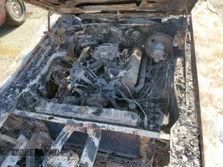 1973 Dodge Charger z VIN WH23U3A130893, wystawiony jako Copart lot #70195534 z przebiegiem Nie podano mil oraz Szkoda całkowita • Salvage title. Historia ofert i sprzedaży dostępna na DreamBid. Obrazek 11.