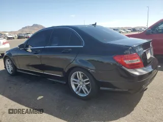 2013 Mercedes-Benz C 250 Sport с VIN WDDGF4HB9DA742932, выставлен на аукционе Copart как лот 63930105 с пробегом 177 550 миль миль и Чистый • Clean title. История ставок и продаж доступна на DreamBid. Изображение 2.