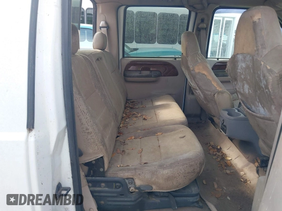 2004 Ford F-250 XL z VIN 1FTNW21P64ED90493, wystawiony jako IAAI lot #42406728 z przebiegiem 287 988 mil mil oraz . Historia ofert i sprzedaży dostępna na DreamBid. Obrazek 8.