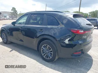 2025 Mazda CX-70 Preferred z VIN JM3KJBHD5S1117439, wystawiony jako IAAI lot #42338025 z przebiegiem 10 916 mil mil oraz . Historia ofert i sprzedaży dostępna na DreamBid. Obrazek 3.