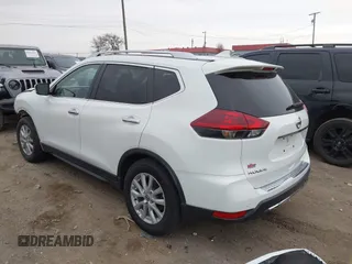 2020 Nissan Rogue SV z VIN KNMAT2MT8LP539943, wystawiony jako IAAI lot #41720857 z przebiegiem 65 624 mil mil oraz . Historia ofert i sprzedaży dostępna na DreamBid. Obrazek 3.