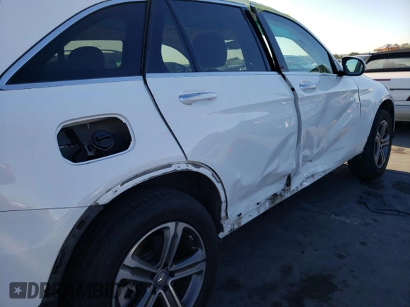 2019 Mercedes-Benz GLC with VIN WDC0G4KB7KV171233, listed as a Copart auction lot 63649642 with 20,838 mi miles. Bid and sale history available at carsss.com. Image 9.